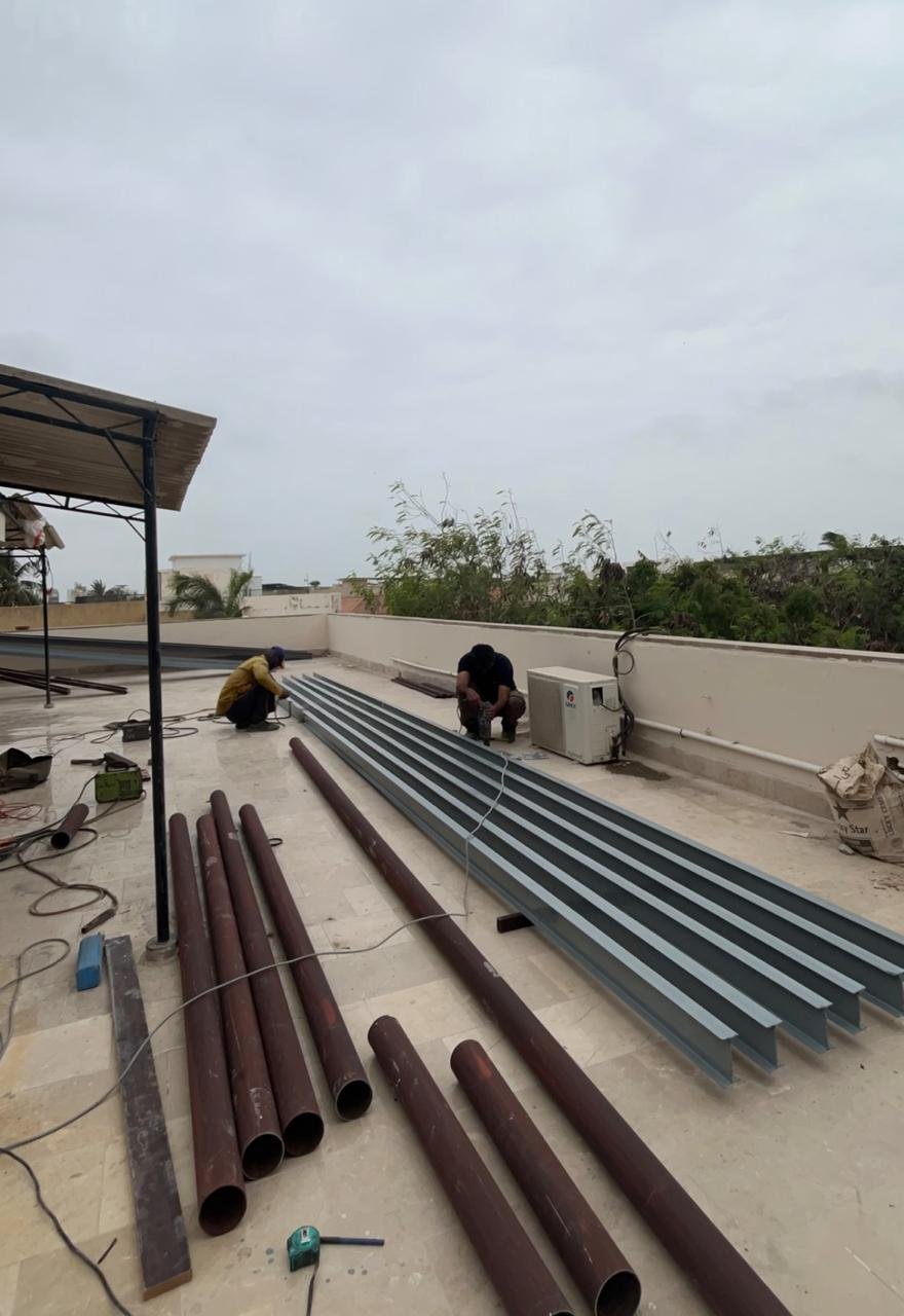 Rooftop elevated solar structure
